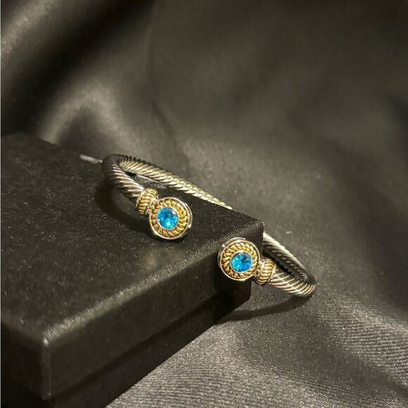 LIVE SHOW BRACELET - Picture 5 of 10